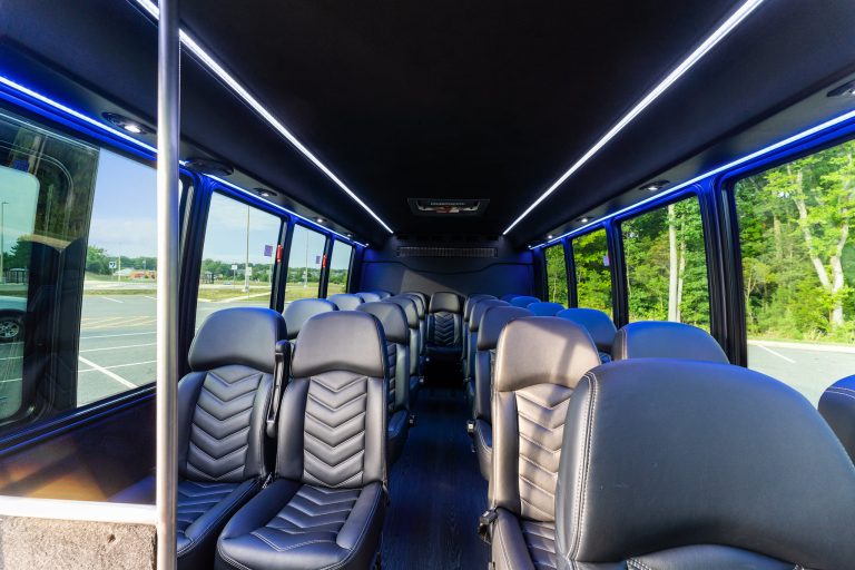 Ford F-550 Executive Bus - 26 Passengers